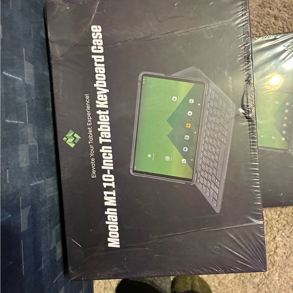 Moolah M1 10-Inch Tablet Keyboard Case - Picture 1 of 7